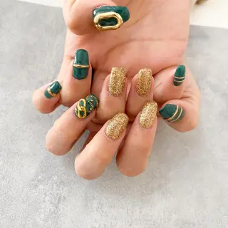 ネイル ゴテゴテ💙ワンホン リオナのネイルデザイン