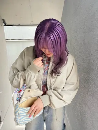 カラー ミルクティーベージュ ブリーチ🖤サヤカのヘアスタイル