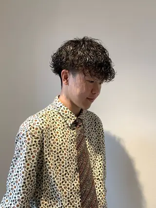 パーマ メンズ 🌱脱白髪染め特化 🌱岡田将英のヘアスタイル