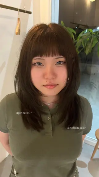 セミロング カラー 彦坂 柚羽のヘアスタイル