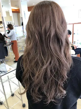 ロング カラー 牧野 佳樹のヘアスタイル