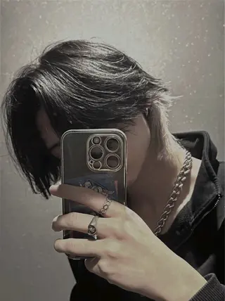 ミディアム パーマ メンズ ニュアンス/フェザー /ウルフ/伶馬のヘアスタイル