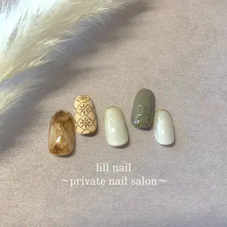 ミディアム pllia beautyのネイルデザイン