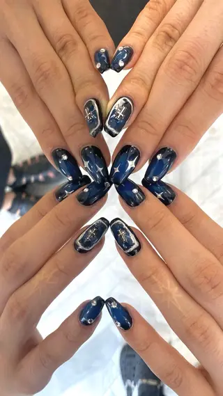 ネイル カンナ【Y2Kネイル /コーンロウ】のネイルデザイン