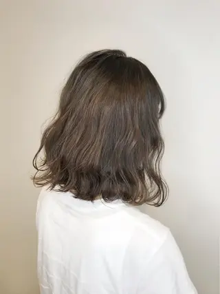 ミディアム カラー ボブ・レイヤーカット 吉敷航一のヘアスタイル