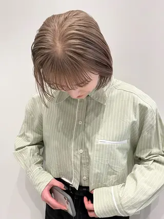 ミディアム カラー iLi所属・iLi 《イリ》のヘアスタイル