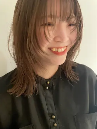 ミディアム 🫒🫒ブリーチなし 艶カラー🫒ヤマシロのヘアスタイル