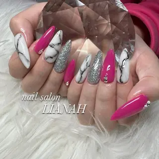 ロング ネイルサロン リアンナのネイルデザイン