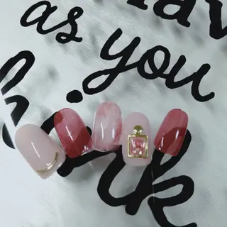 ネイル 爪工房ぱるっこ所属・川岡 香を里のネイルデザイン