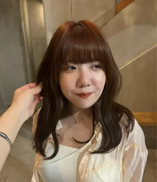 ミディアム カラー 小西 萌々香のヘアスタイル