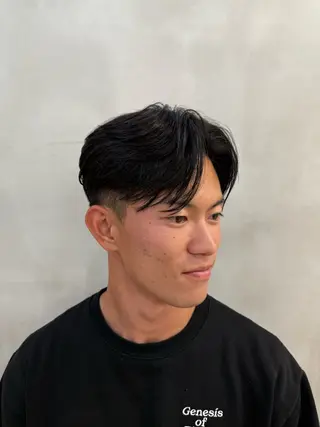 ショート パーマ メンズ nico TOKYO所属・ニュアンス/ センターパート/イノのヘアスタイル