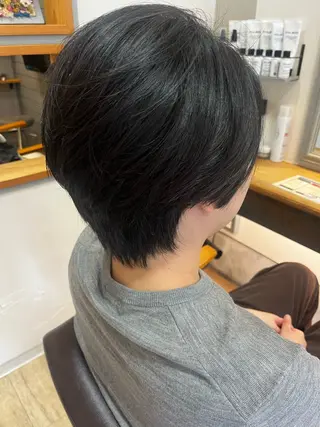ショート ハラちゃんカット✂︎ 透明感🩵ケアカラーのヘアスタイル