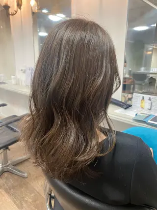 ミディアム ボブ/透明感カラー 岸本涼奈のヘアスタイル