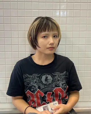 ショート Hz/金子 亮/レイヤーカットのヘアスタイル