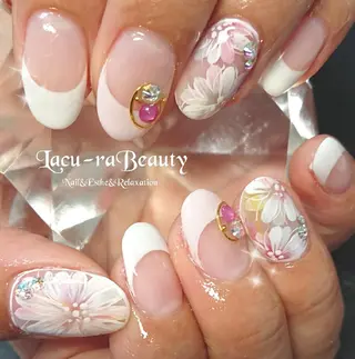 ネイル 小顔と腸の専門店 ラクーラビューティのエステ・リラクイメージ