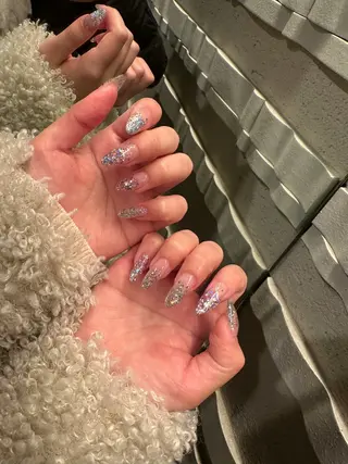 ネイル H’ami nailsalon 新大久保店所属・リサ 長さだし✨のネイルデザイン