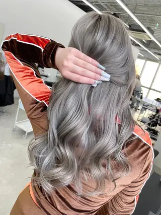 ロング カラー LINOET名古屋所属・齋藤 梨乃のヘアスタイル