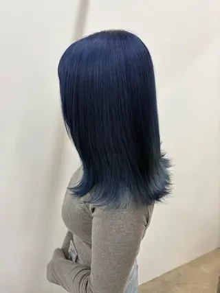 カラー ナナ/ SYS by fitのヘアスタイル