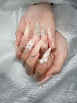 ネイル Lee Nailsのネイルデザイン