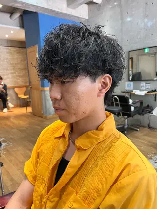 パーマ メンズ 糟谷 慈英のヘアスタイル