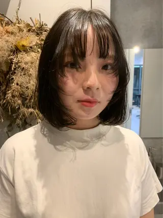 ショート カラー 室谷 侑奈のヘアスタイル