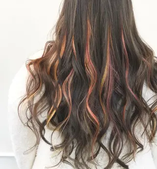 ロング カラー エクステ ハイトーン 💭黒崎ハルカのヘアスタイル