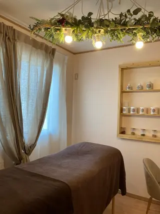 Private salon aloalo所属・佐野 友海恵のエステ・リラクイメージ