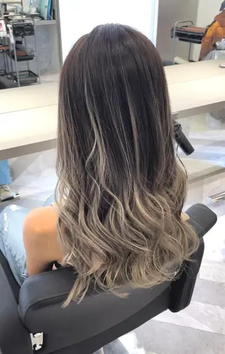 セミロング カラー ヘアアレンジ 🎗秋山勇 /三宮指名No.1のヘアスタイル