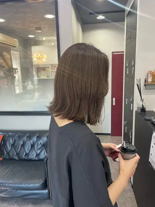 セミロング カラー 友滝 真菜美のヘアスタイル