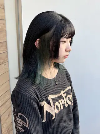 ミディアム カラー 米中 杏里のヘアスタイル