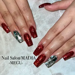 ネイル MADIA藤沢所属・MADIA MEGUのネイルデザイン