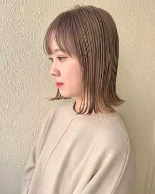 ミディアム カラー iLi所属・iLi 《イリ》のヘアスタイル