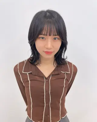 ミディアム 似合わせカットが 得意な美容師のヘアスタイル