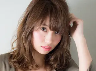 ミディアム パーマ 小坂直輝【髪質改善・ 似合わせカット】のヘアスタイル