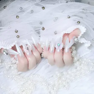 ネイル Yudia🦋 azuのネイルデザイン