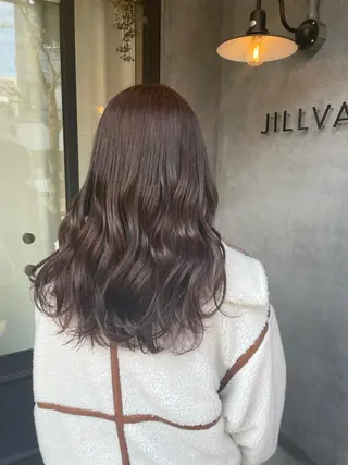 セミロング カラー N°　jillva 腰山 菜々美のヘアスタイル