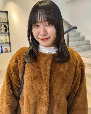 セミロング 顔周りカット/透明感 カラー✂️MEIのヘアスタイル