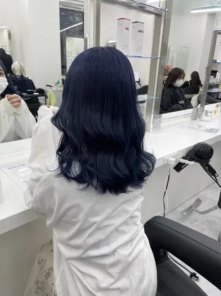 カラー 韓国風寒色/レイヤー 🩶横浜THREEのヘアスタイル