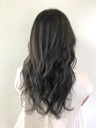 セミロング カラー Bei Licoldo.Atole  ベイリコルド アトリ所属・ブリーチ、縮毛 髪質改善　宮城一真のヘアスタイル