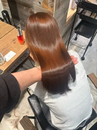 セミロング カラー zina渋谷所属・韓国レイヤー顔周り カット髪質改善しゅんのヘアスタイル