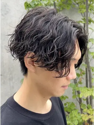 ミディアム 横浜 /シャドウ／ツイスパのヘアスタイル