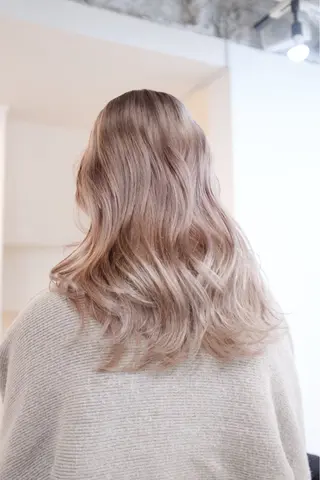 セミロング カラー ヘアアレンジ 🦠カラーリスト/ 魚瀬あおい🦠のヘアスタイル