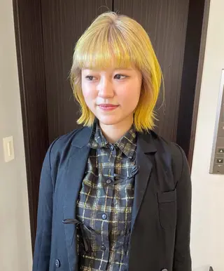 ショート カラー MIU/ルーツカラー 顔まわりレイヤーのヘアスタイル