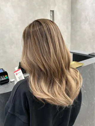 ロング 大人レイヤー/艶髪 🇺🇸TOMONAのヘアスタイル
