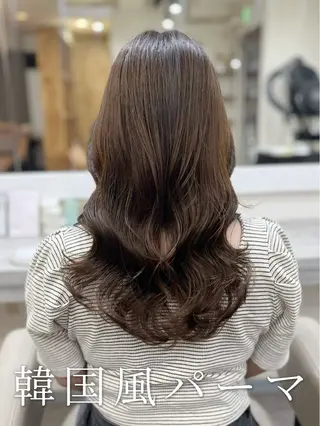 ロング 波巻きウェーブ 韓国風パーマ 纐纈のヘアスタイル