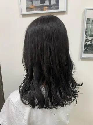 セミロング カラー 平 ちひろのヘアスタイル