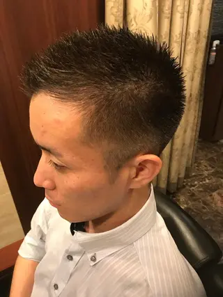 ショート メンズ ヒロ銀座 新橋日比谷口所属・ギンザ ヒロのヘアスタイル