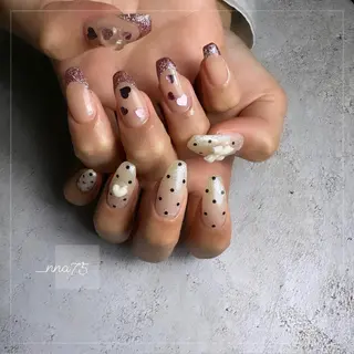 ネイル GRANDE OSU Anna 🧸💛のネイルデザイン