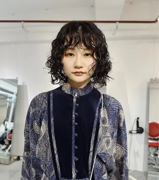 ミディアム パーマ オト/レイヤー/ Wカラーのヘアスタイル