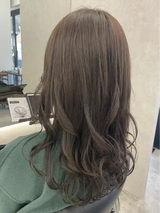 ロング カラー KANGOLSALON 富山セントラル所属・松井 亜美のヘアスタイル